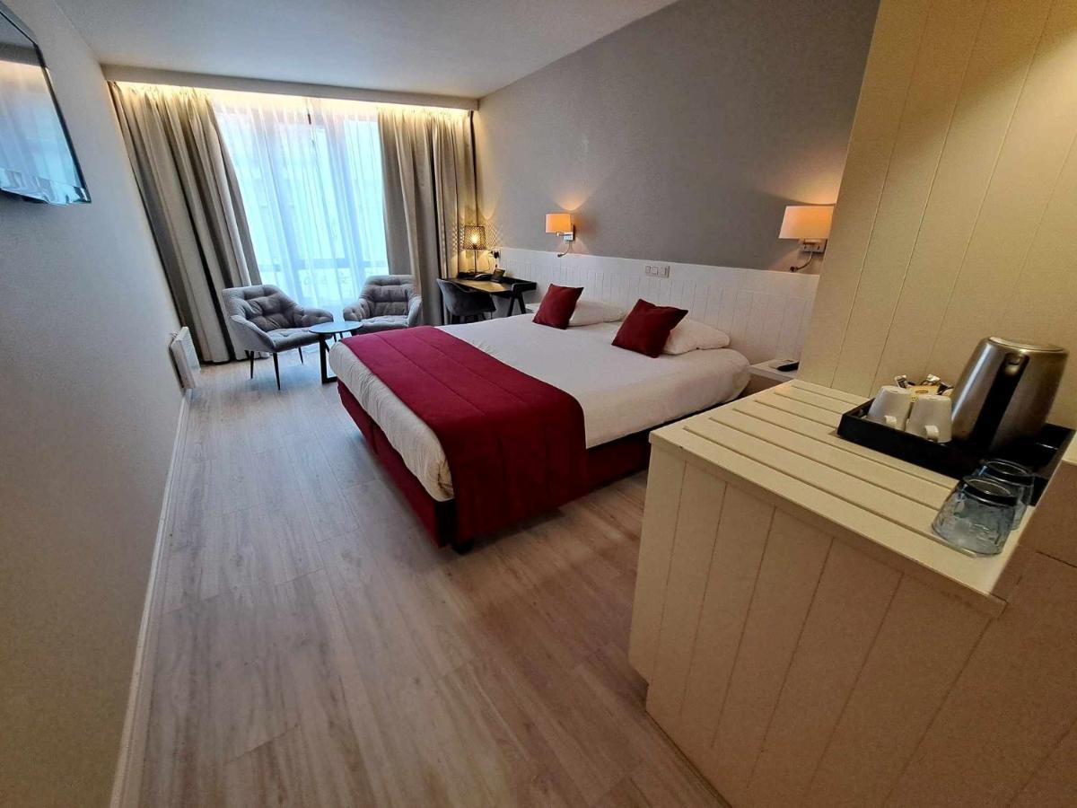 Acacia Hotel 4*